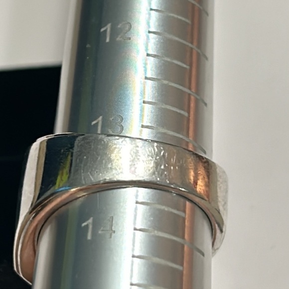 Men's Sterling Silver and Black Ring - Picture 3 of 3